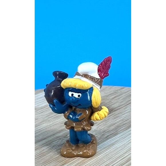 Vintage 1982 SMURFS Native American Smurfette Indian Smurf w/ Jug PVC Figure Toy - Picture 5 of 5